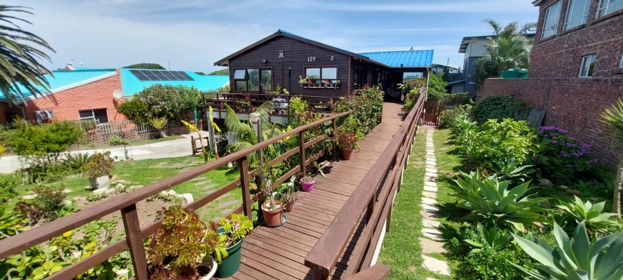 3 Bedroom Property for Sale in Paradise Beach Eastern Cape